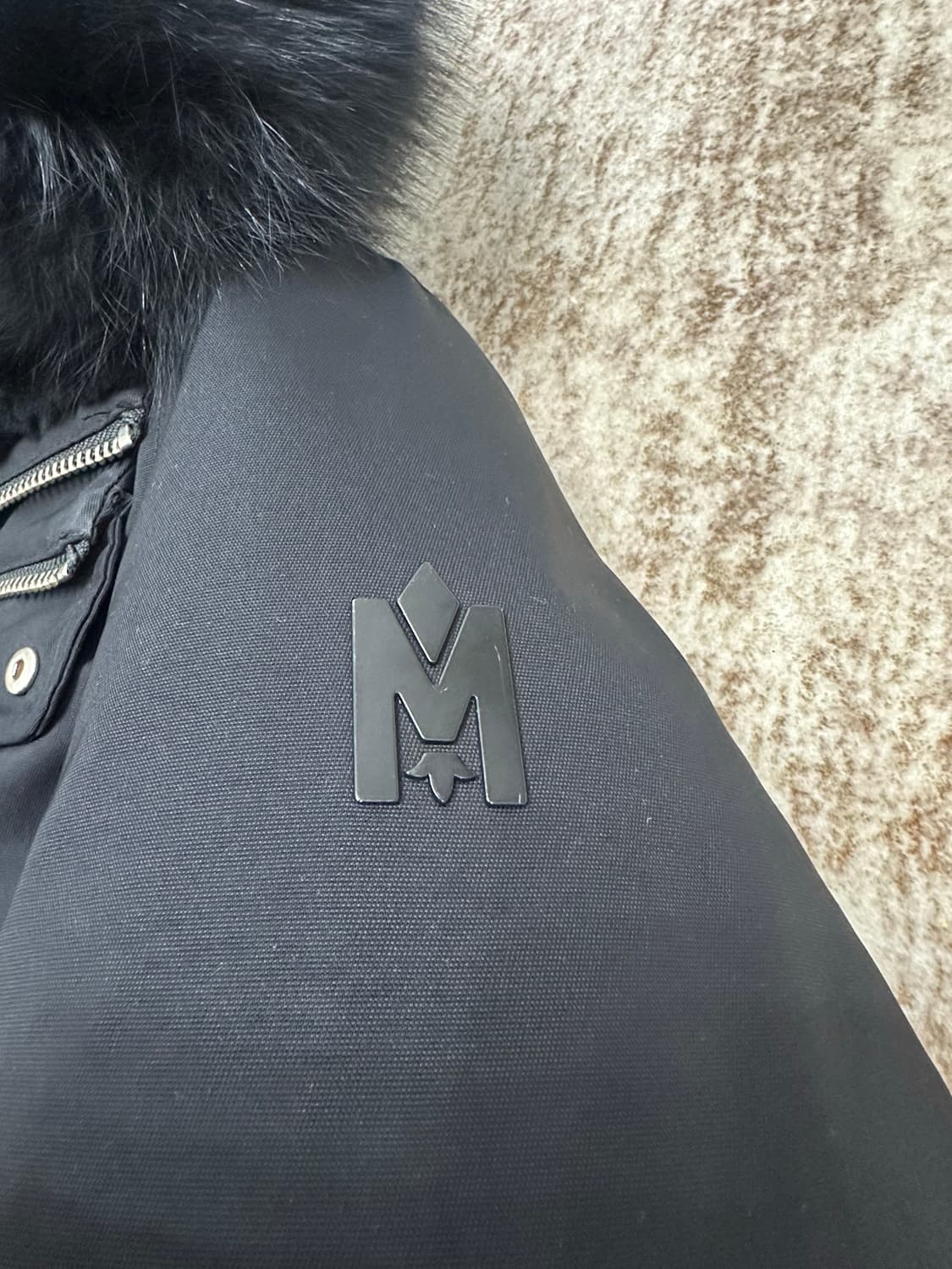 [상급 상태] 맥케이지 딕슨 블랙퍼 38 패딩 + 옷걸이 상품이미지3