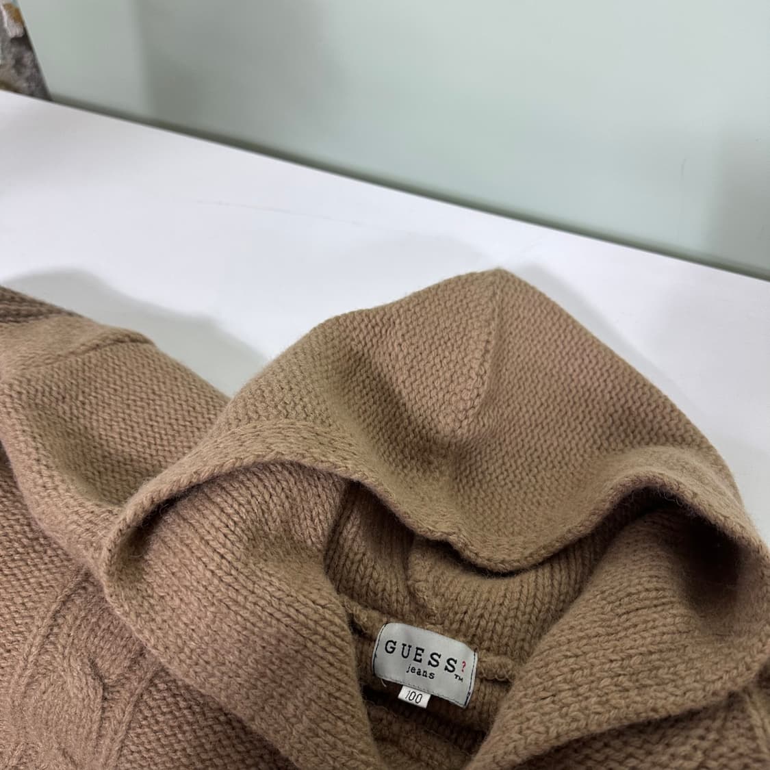100 게스 베이지 꽈배기 니트후드 상품이미지3
