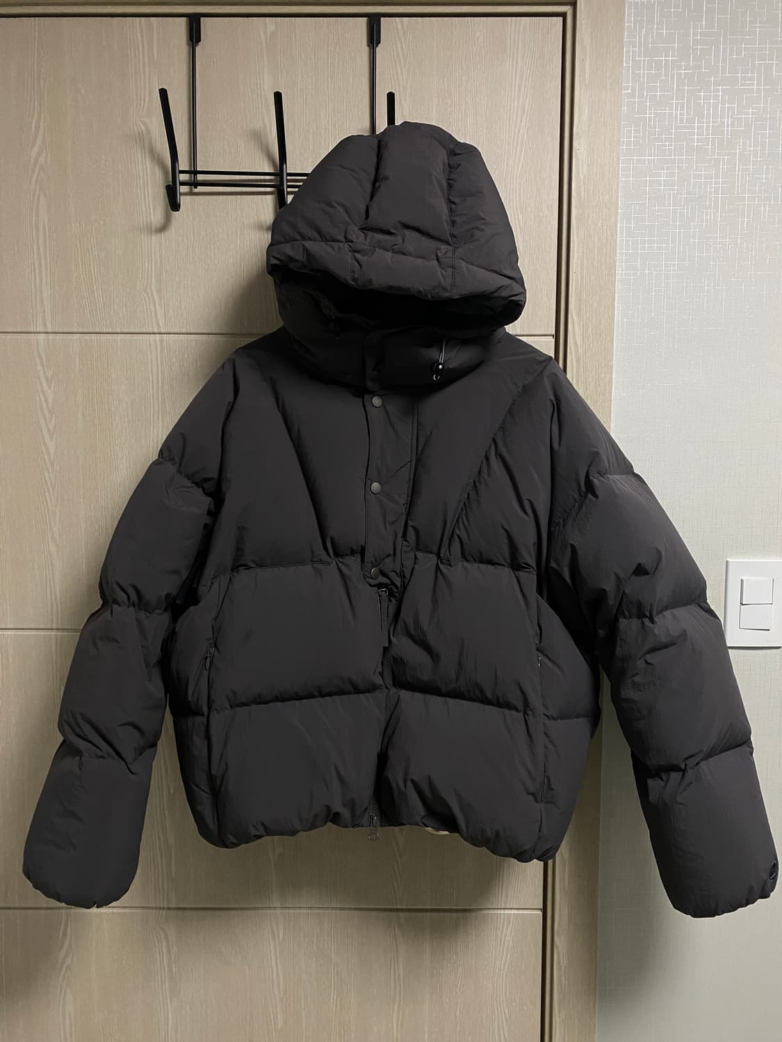 비헤비어 폴라베어 패딩 차콜 M 상품이미지1