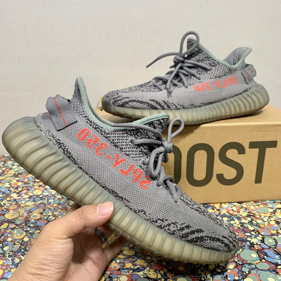 아디다스 이지부스트 350 v2 벨루가 2.0 상품이미지1