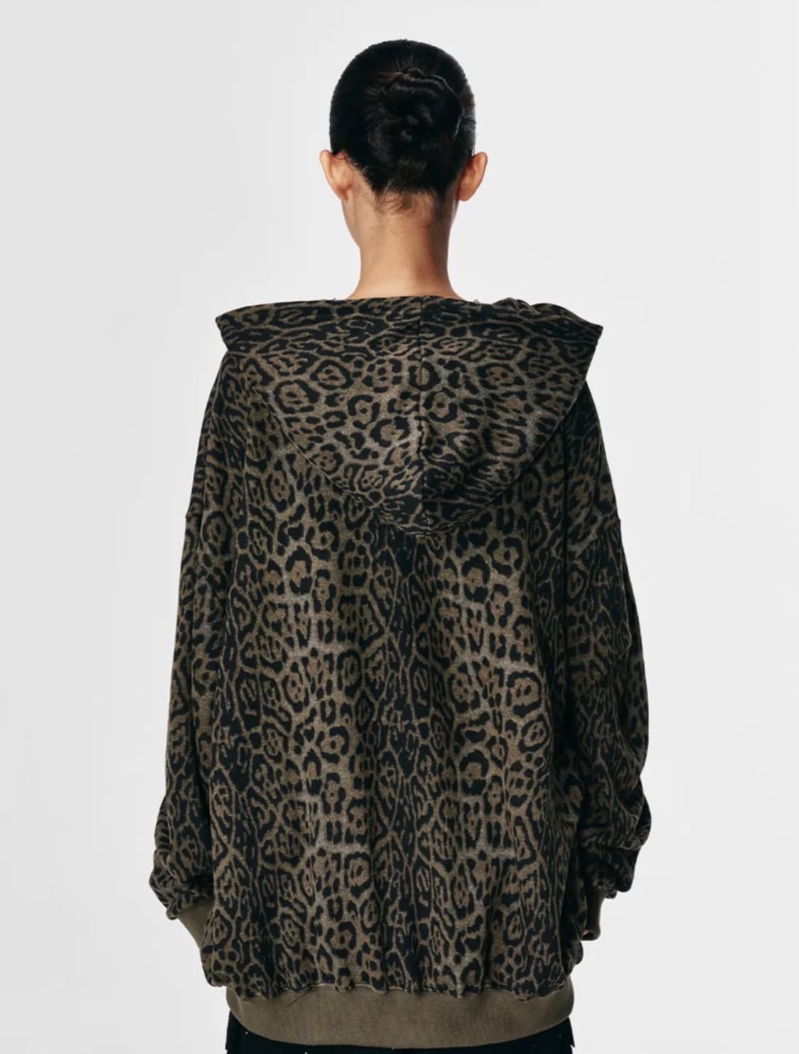 STUDDED ZIP-UP HOODIE OVERSIZED LEOPARD 상품이미지2