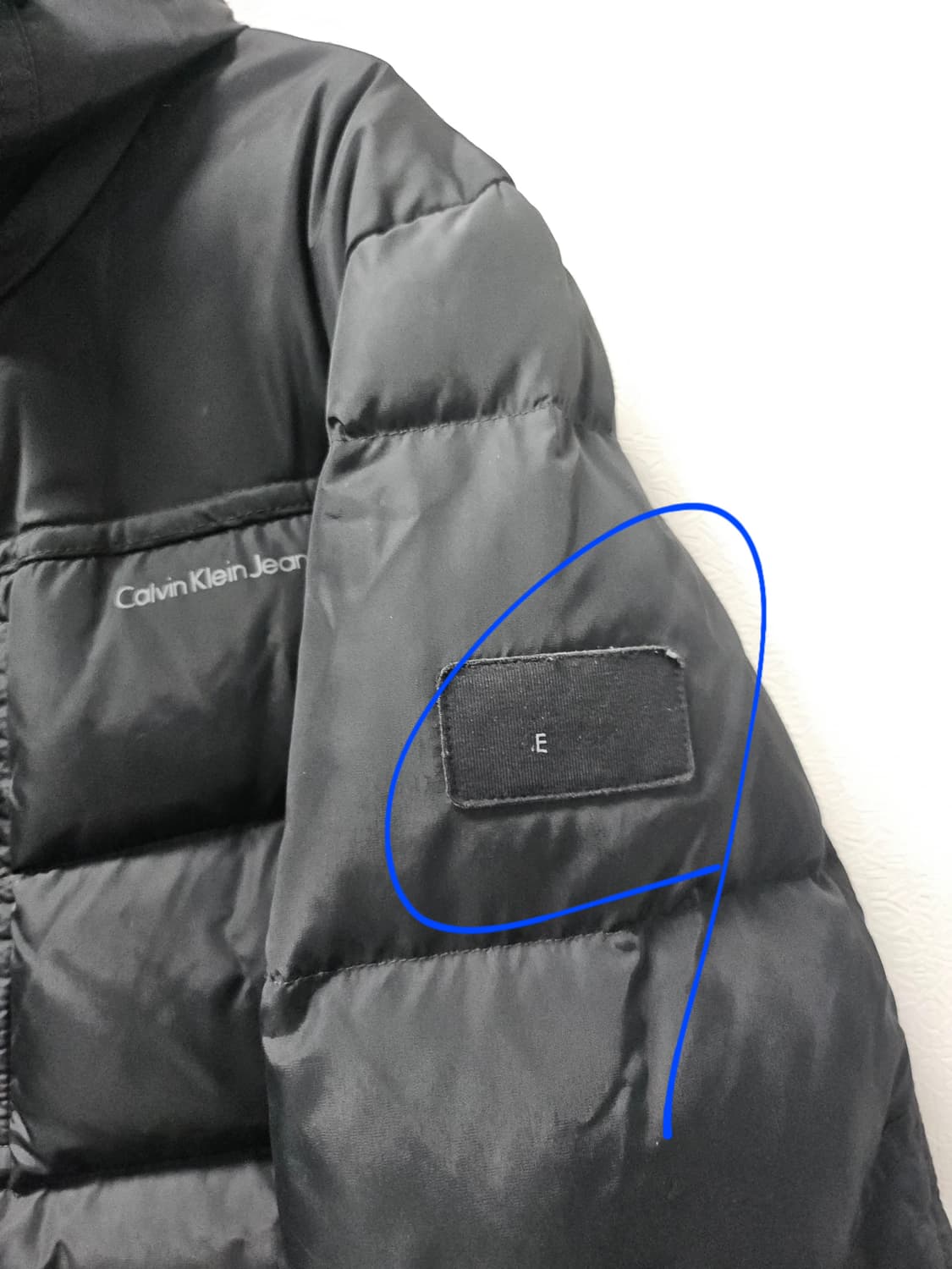 캘빈클라인 블랙 후드 패딩 점퍼 S 상품이미지3