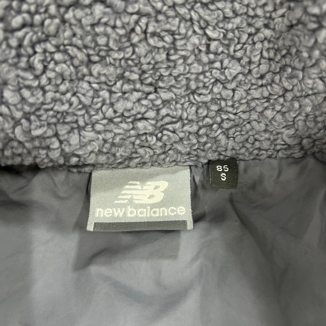 뉴발란스 뽀글이 그레이 자켓 상품이미지2