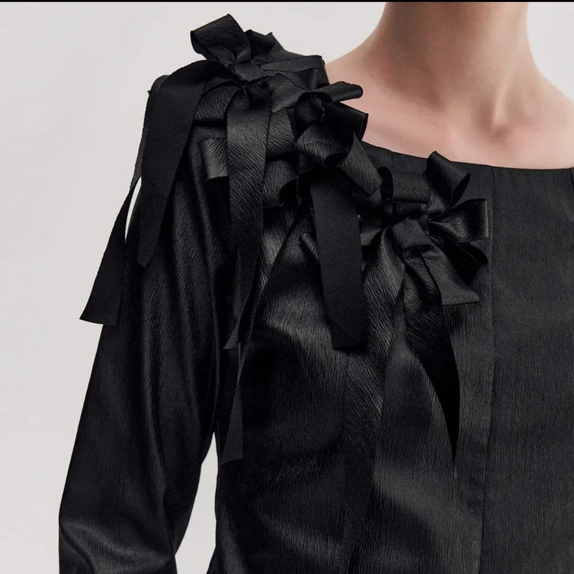 킴지수 블랙 리본 탑 Raw Edge Ribbon Top 상품이미지6