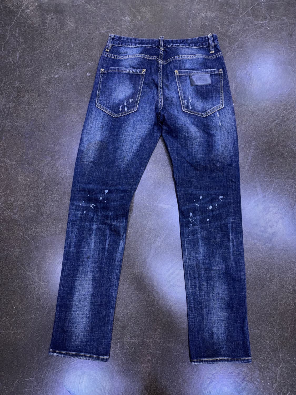 디스퀘어드2 페인팅 데미지 디테일 슬림 스트레이트핏 데님팬츠 44 상품이미지2