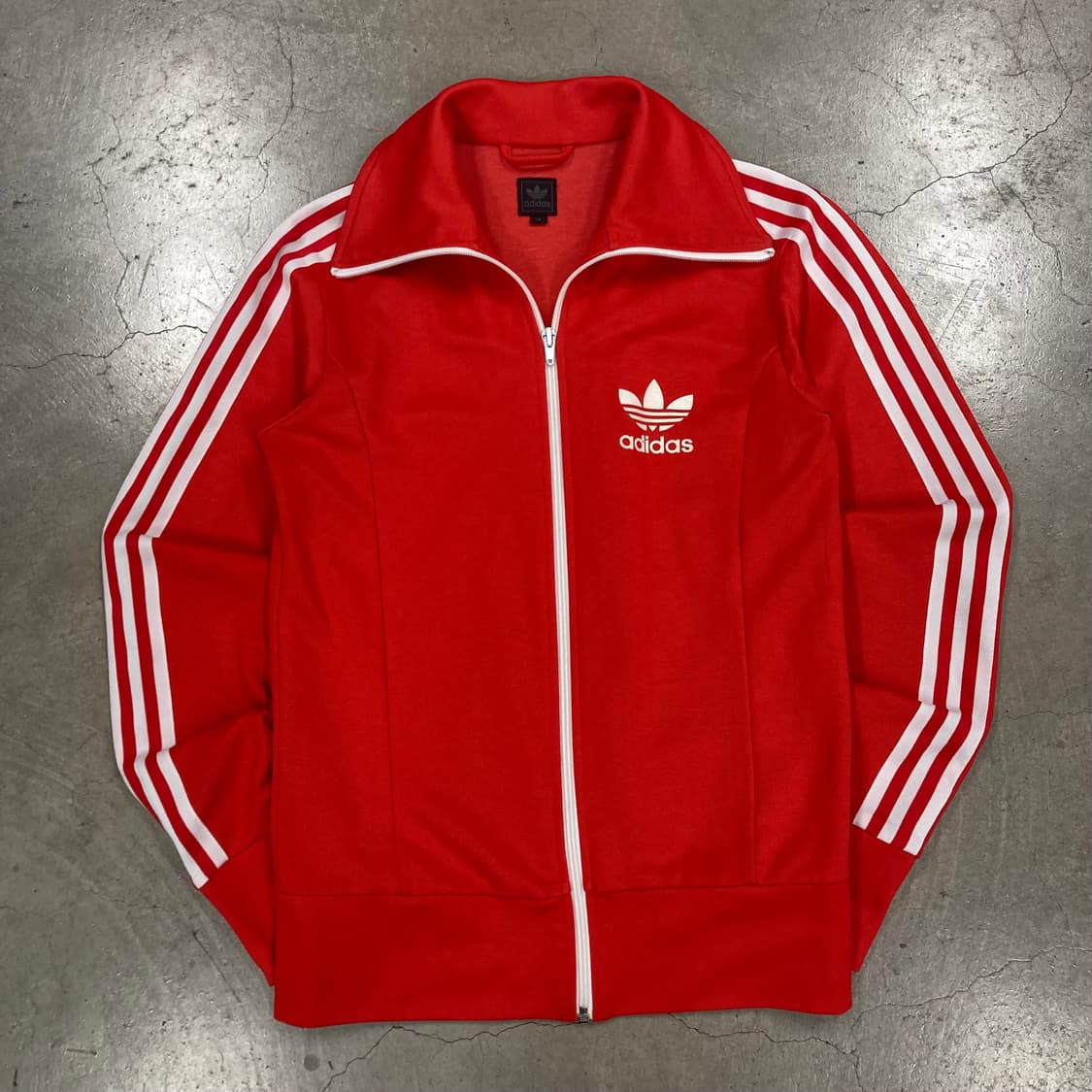 아디다스 레드 컬러 유로파 트랙탑 상품이미지1