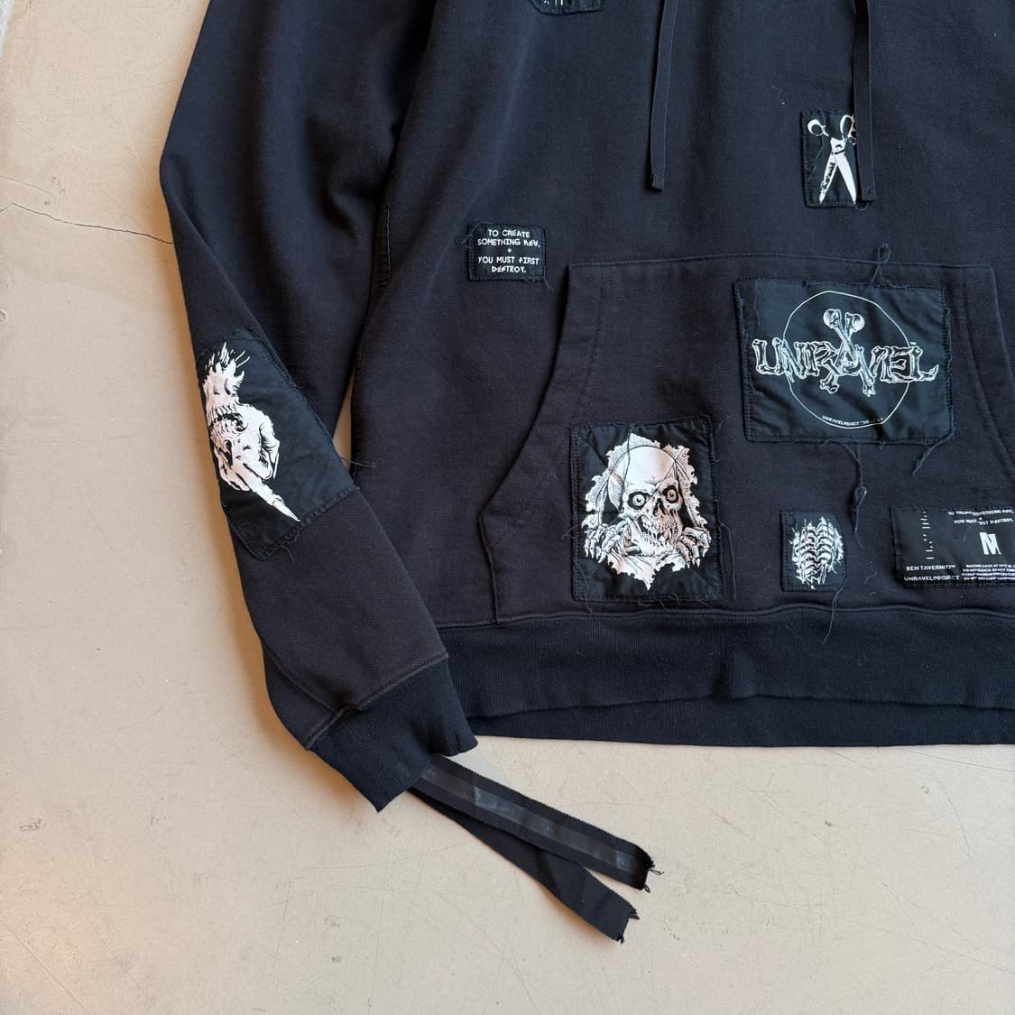 언레블 프로젝트 패치 후드 상품이미지2