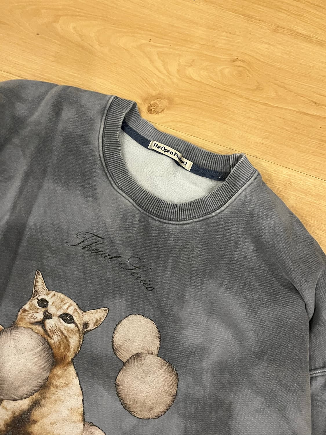 TheOpen Product 더오픈프로덕트 스웻셔츠 차콜 상품이미지3