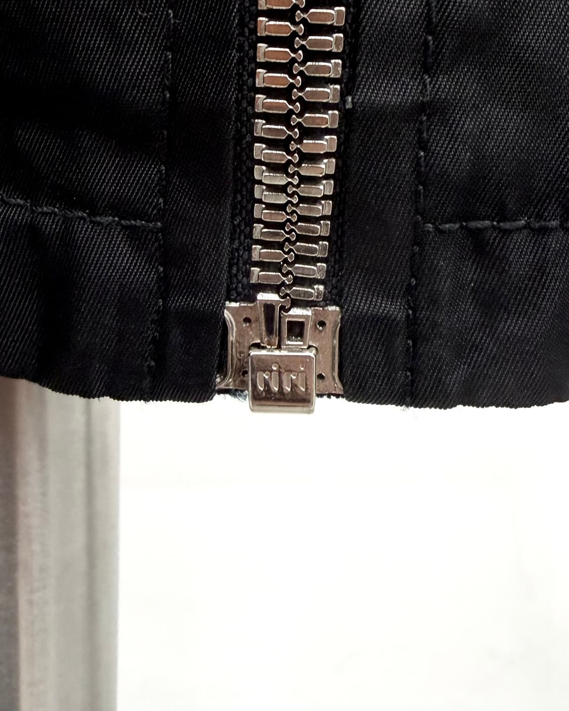 Prada 나일론 레더 트리밍 드리즐러 자켓 상품이미지7