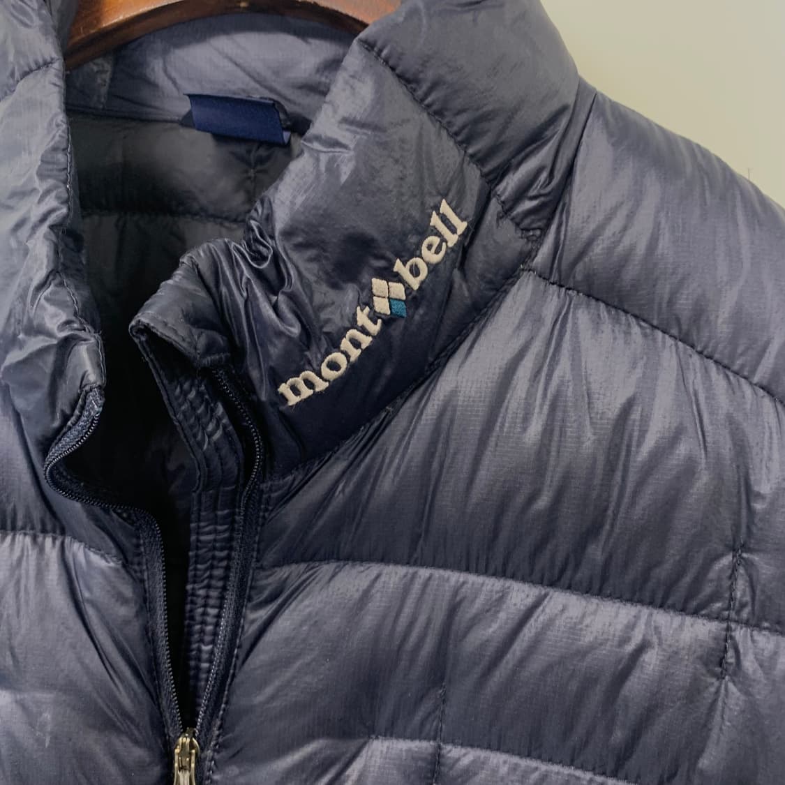 몽벨 구스다운 네이비 퀼팅 경량 패딩 자켓 상품이미지4