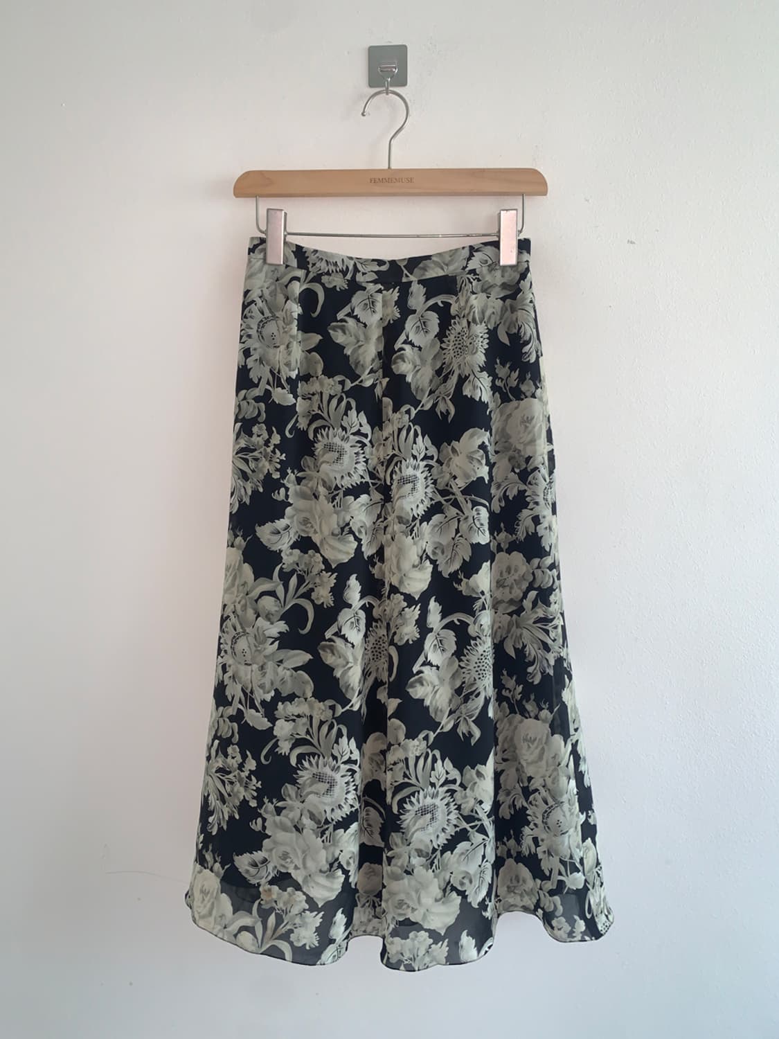Black rose long skirt 상품이미지1