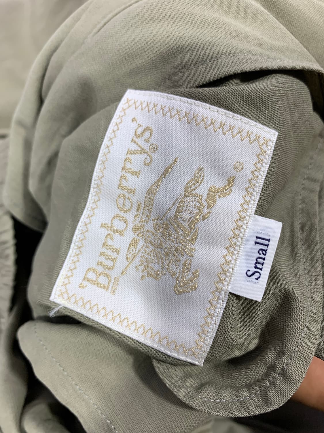 버버리 체스트 로고 집업자켓 판매합니다 상품이미지6