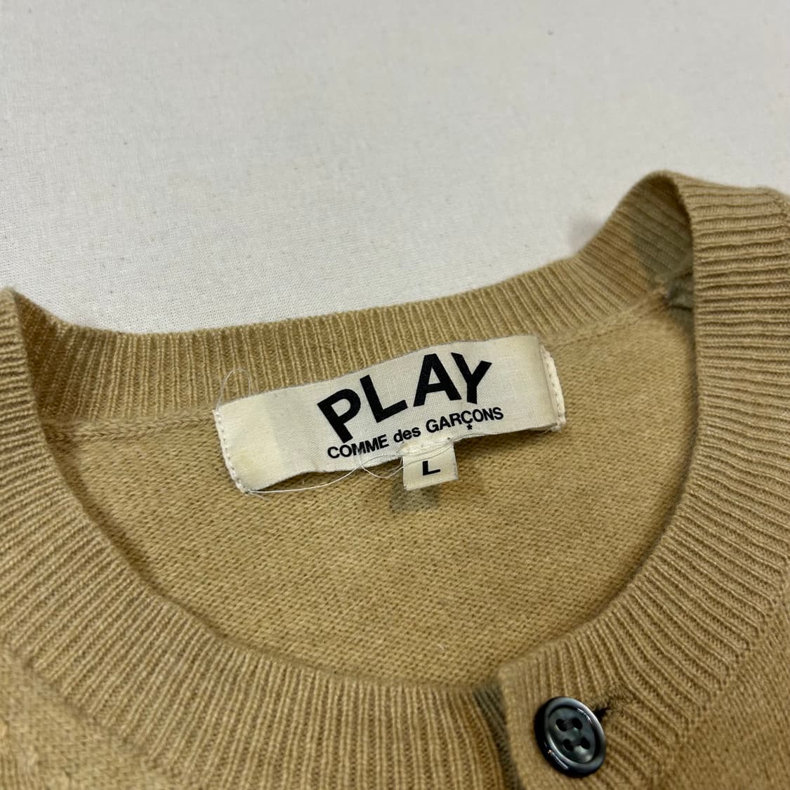 L) 꼼데가르송 플레이 하트 와펜 브라운 가디건 정품 상품이미지8