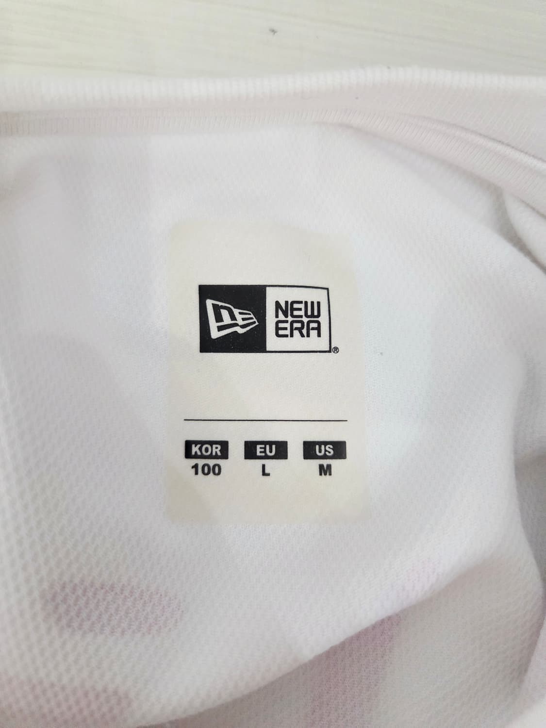 뉴에라 울트라맨 흰색 반팔 티셔츠_100 상품이미지6