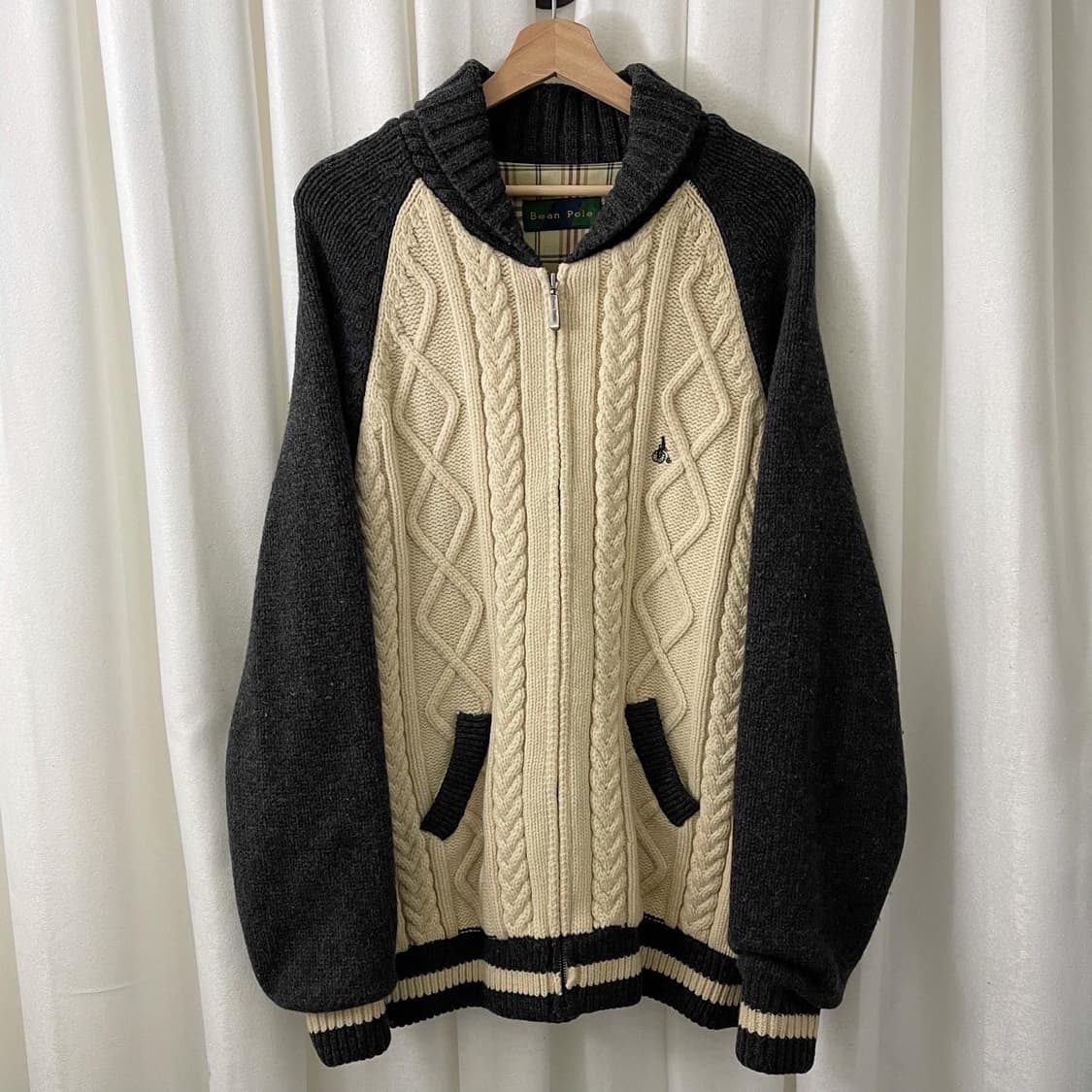 빈폴 아이보리 & 챠콜 배색 꽈배기 니트 집업 상품이미지1