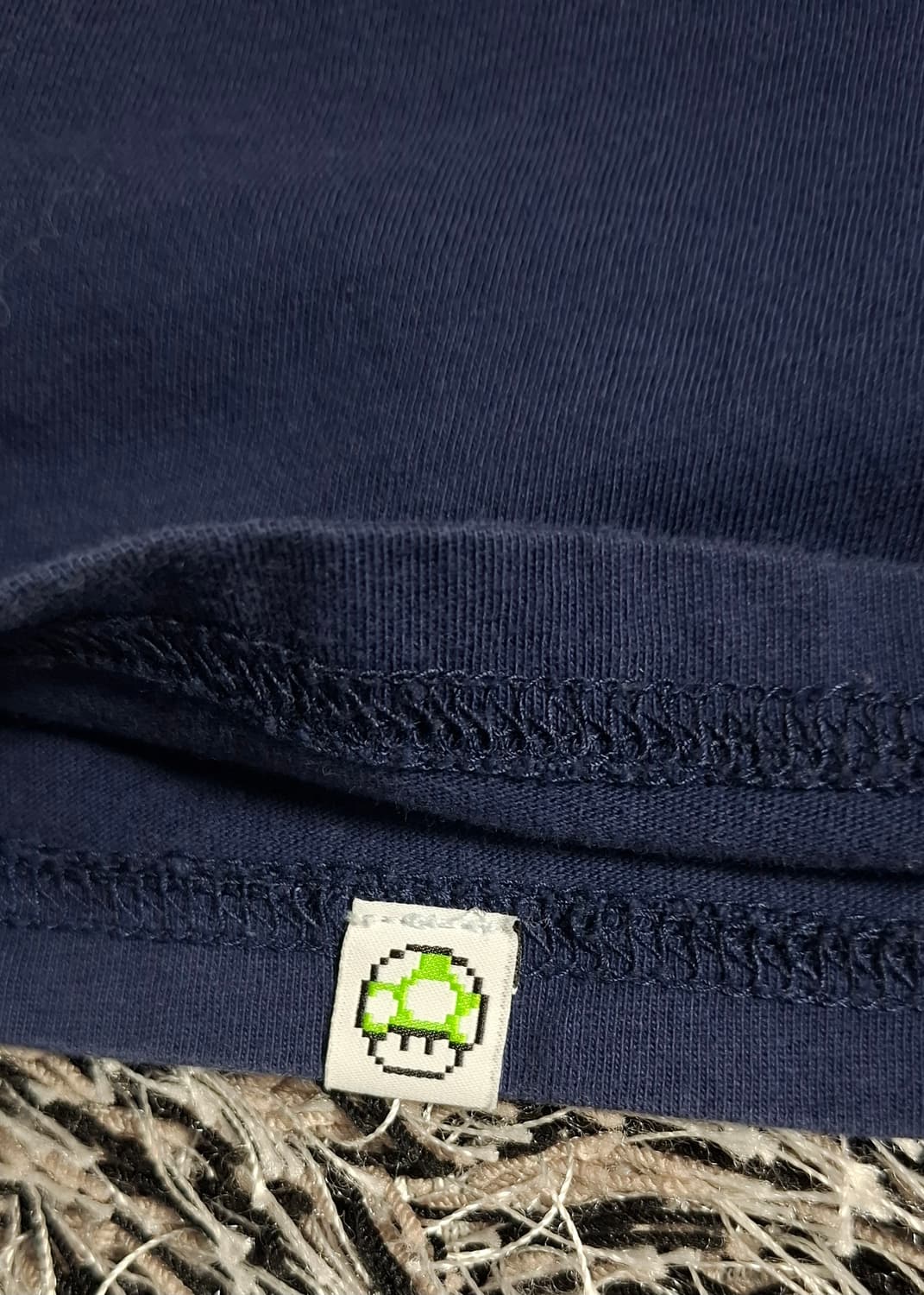 유니클로 마리오 티셔츠 네이비 상품이미지8