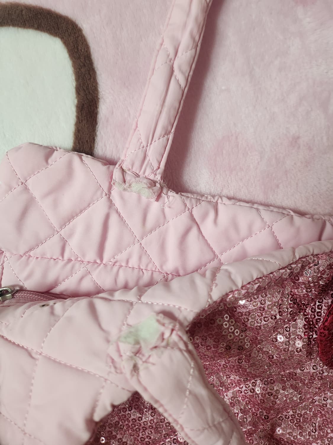 헬로키티 핑크 퀼팅 스팽글 빅  숄더백 상품이미지3