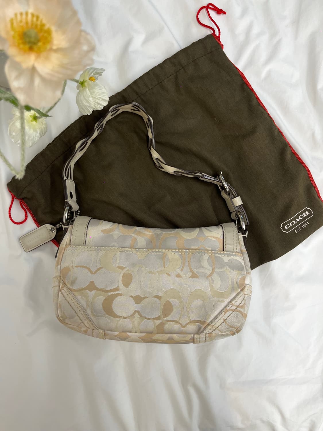 Coach Cream White Shoulder Bag 상품이미지3