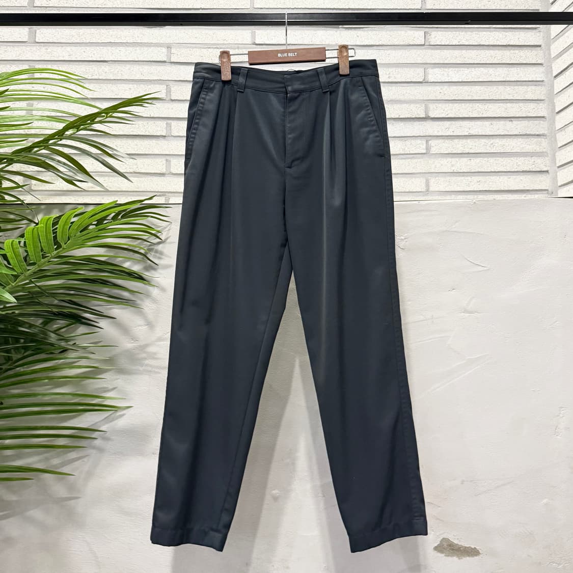 COS 코스 사틴 코튼팬츠 플랩포켓 디테일 레귤러핏 청녹 상품이미지2