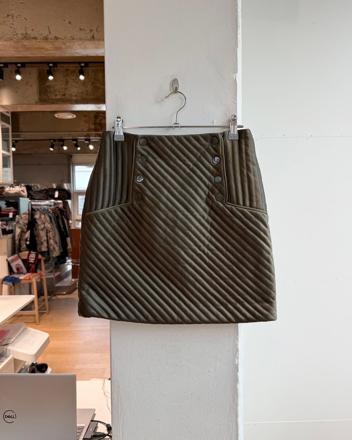 산드로 올리브 퀼팅 미니스커트  상품이미지2
