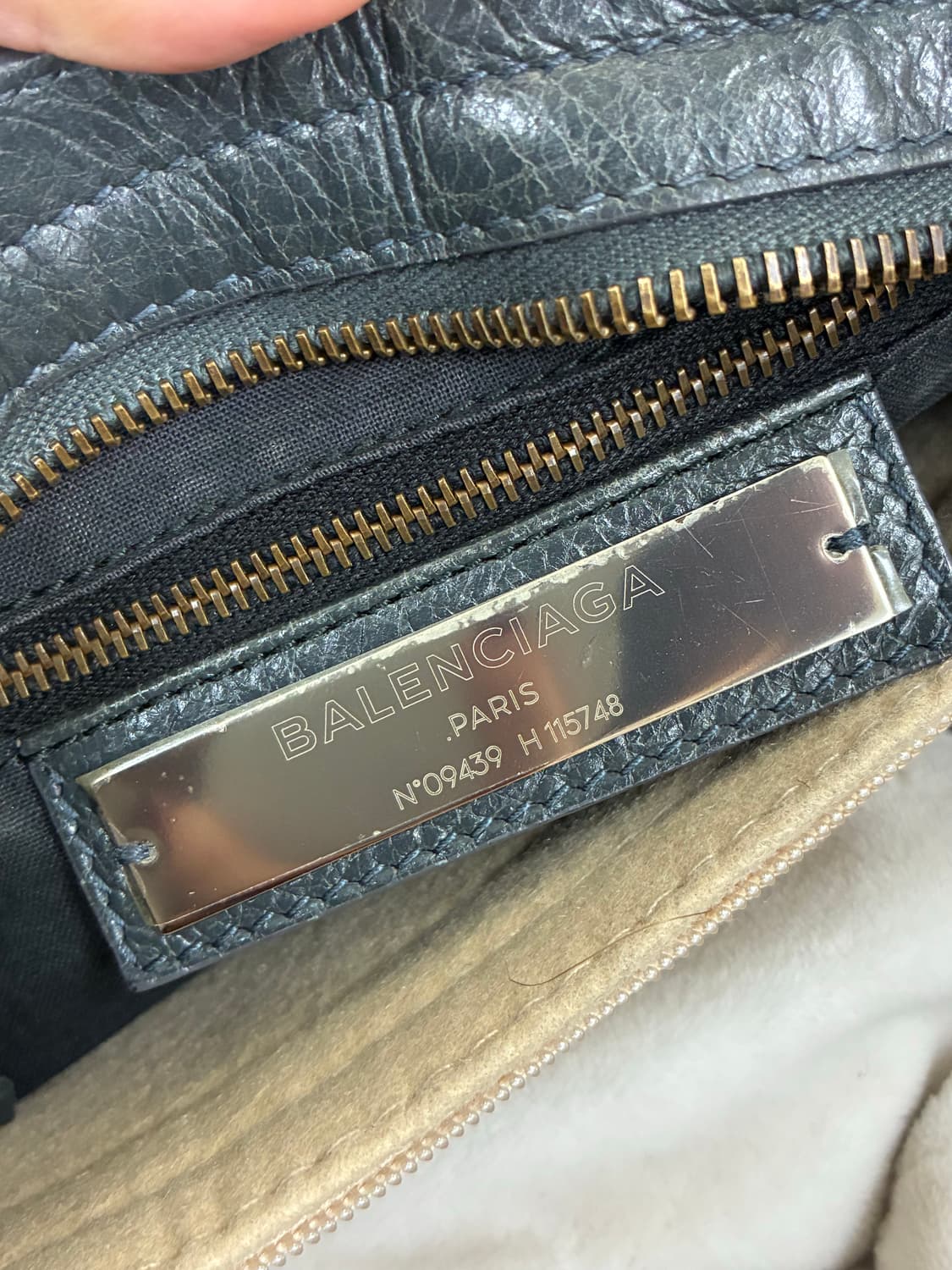 발렌시아가 모터백 그레이 상품이미지3