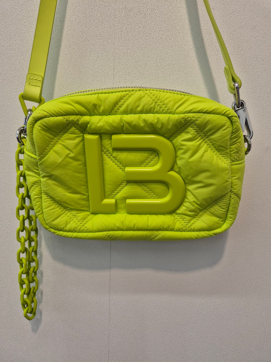 빔바이롤라 퀼팅 크로스백 네온 옐로우 색상 상품이미지2