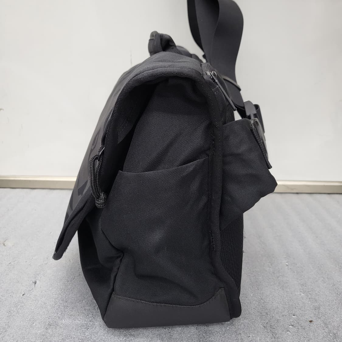 다이나핏 정품 메신저백 40x27x12cm 상품이미지4