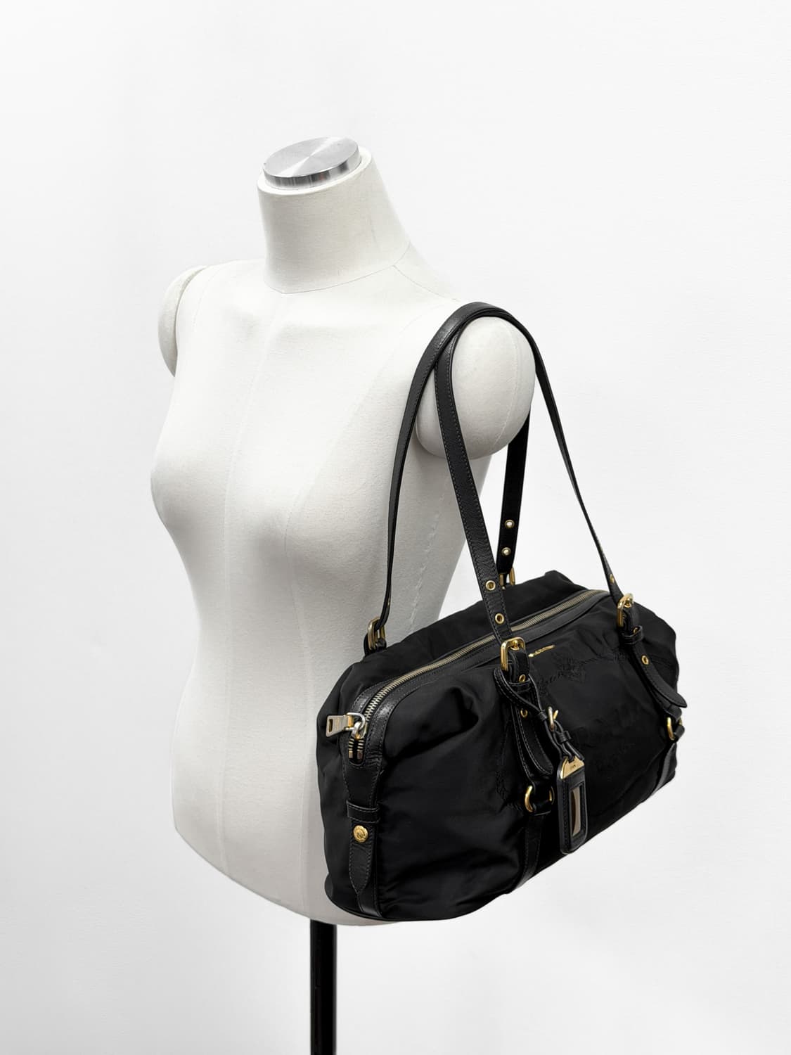 프라다 나일론 사피아노 레더 보스턴백 상품이미지4