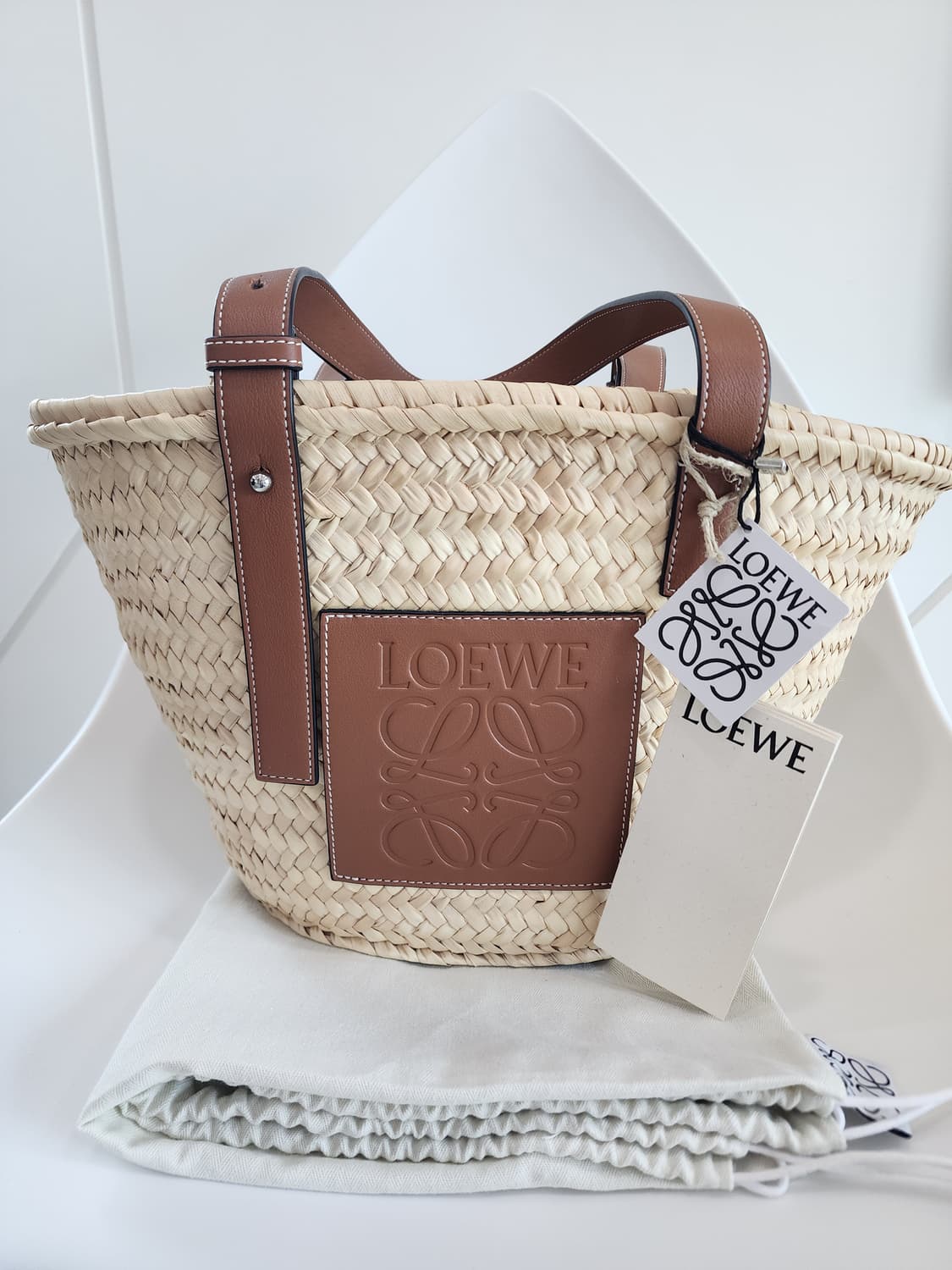 로에베 바스켓 라피아백(미듐) 상품이미지1