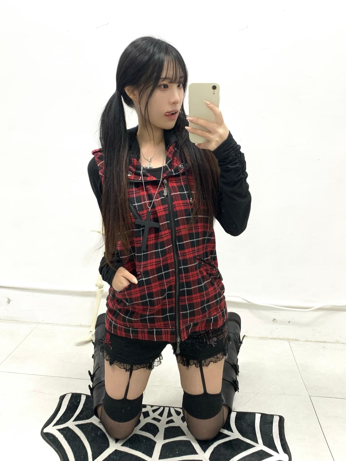 [IN THE ATTIC] 인 더 애틱 미사깔 후드 베스트 상품이미지3