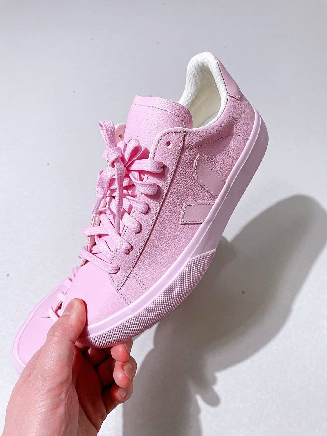 (정품/새상품) VEJA 베자 X 만수르 가브리엘 핑크 레더 스니커즈 상품이미지1