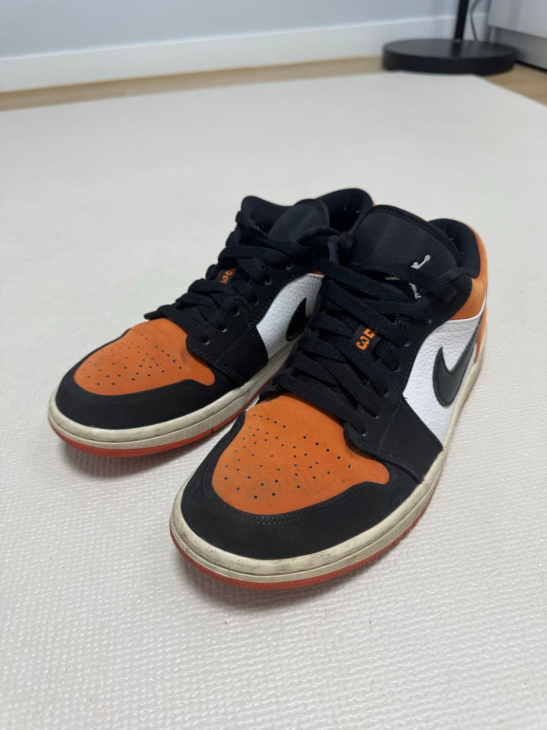 조던 1 로우 쉐터드 백보드 상품이미지1