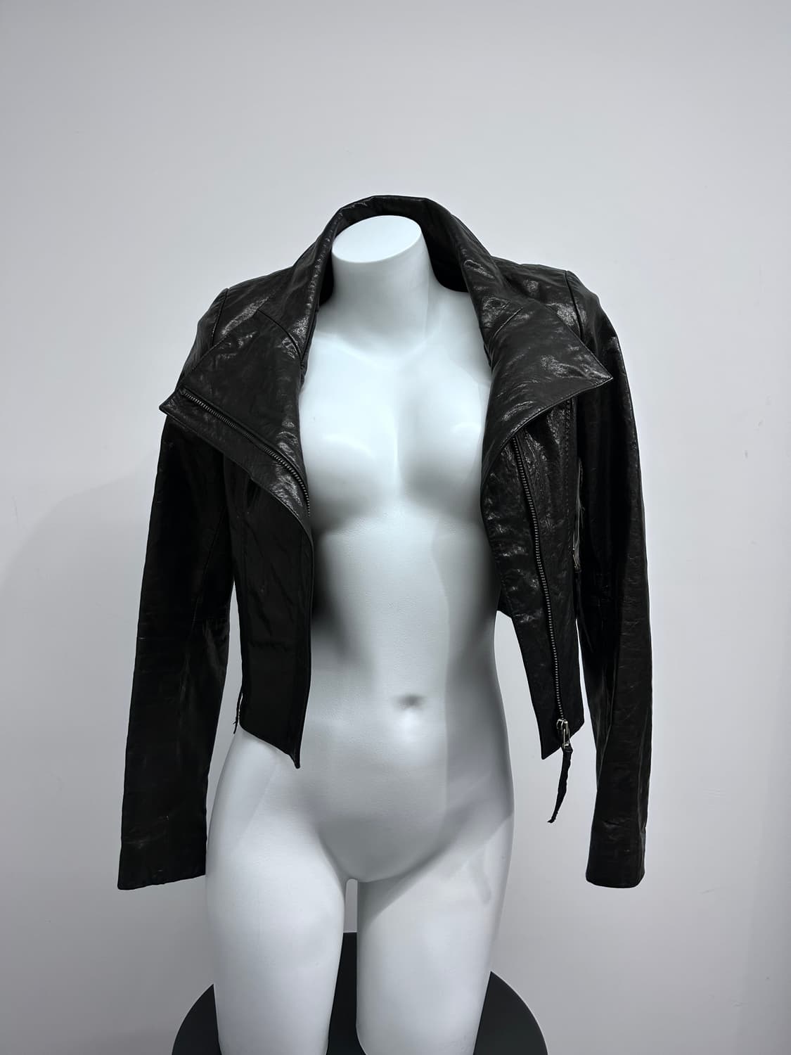 램스킨 사선 하이넥 자켓 상품이미지5