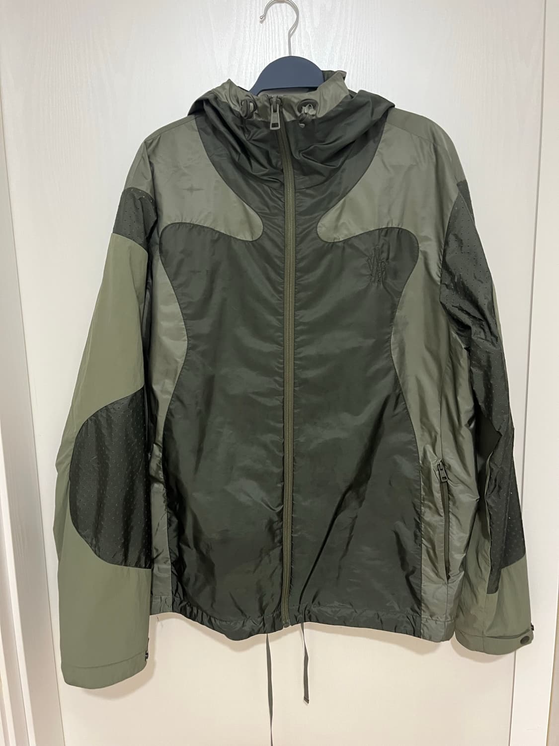 몽클레어 바람막이 상품이미지1