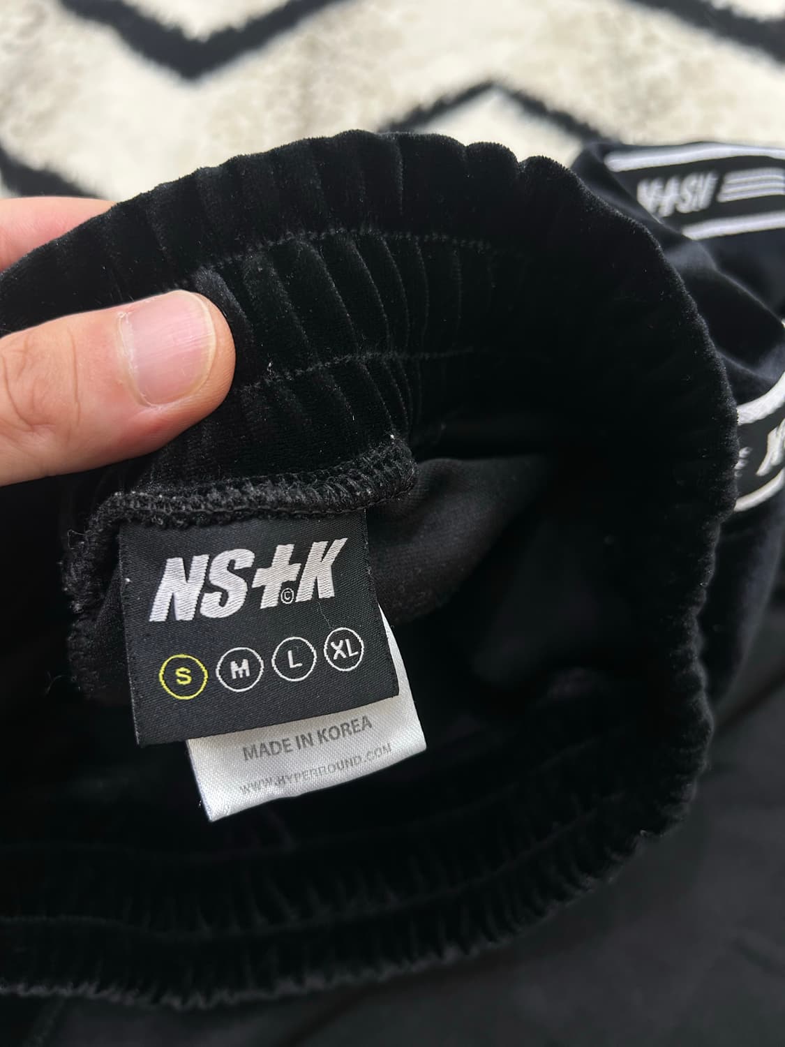 [S]네스티킥 사이드라인 벨벳 트임 롱 스커트/블랙 상품이미지5