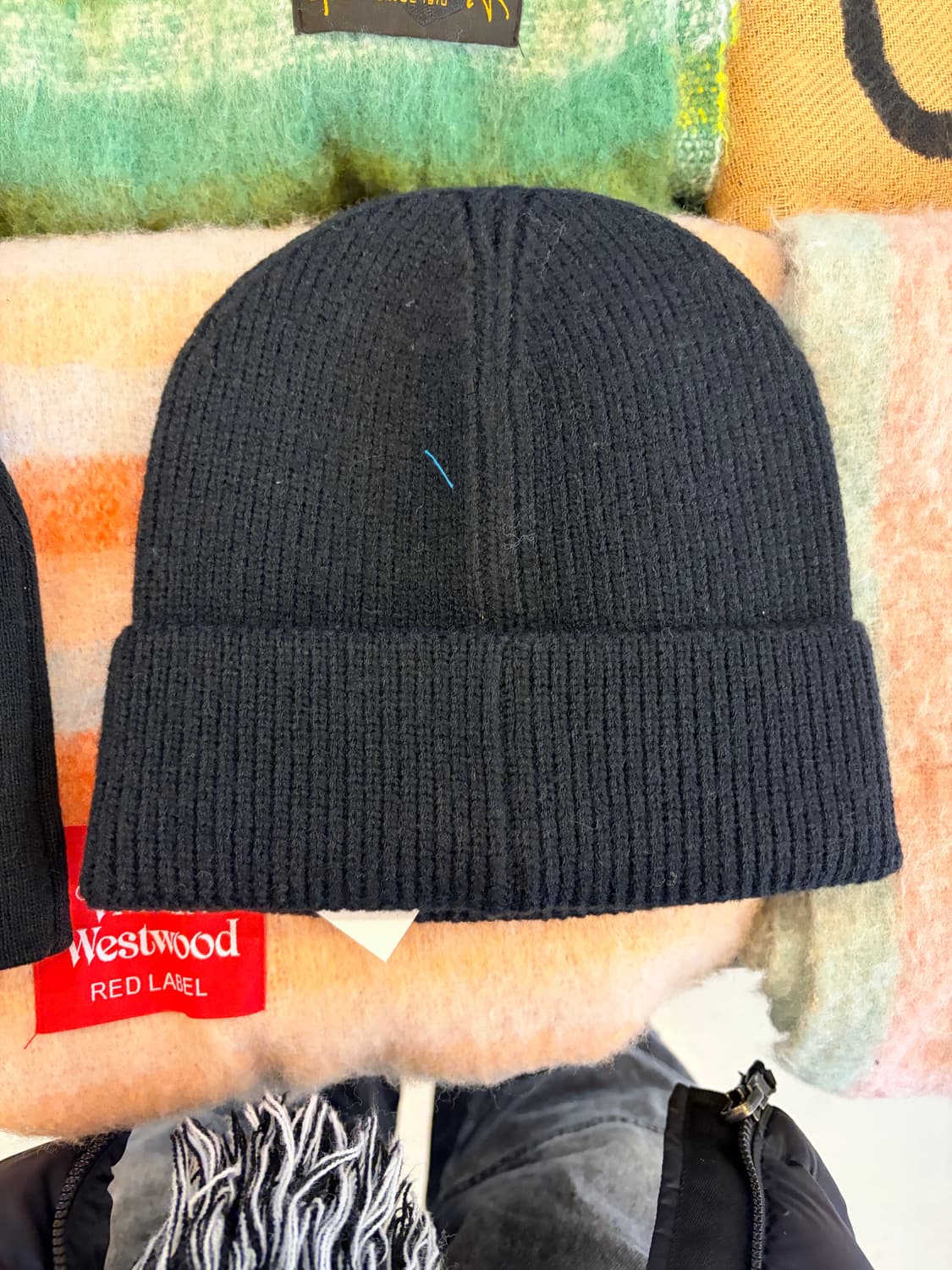 비비안웨스트우드 로고 비니 상품이미지2