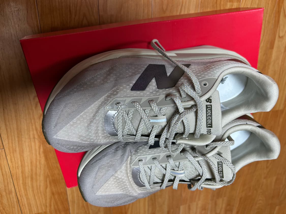 뉴발란스 레벨v5 275 2E (270교환 및 판매) 상품이미지1