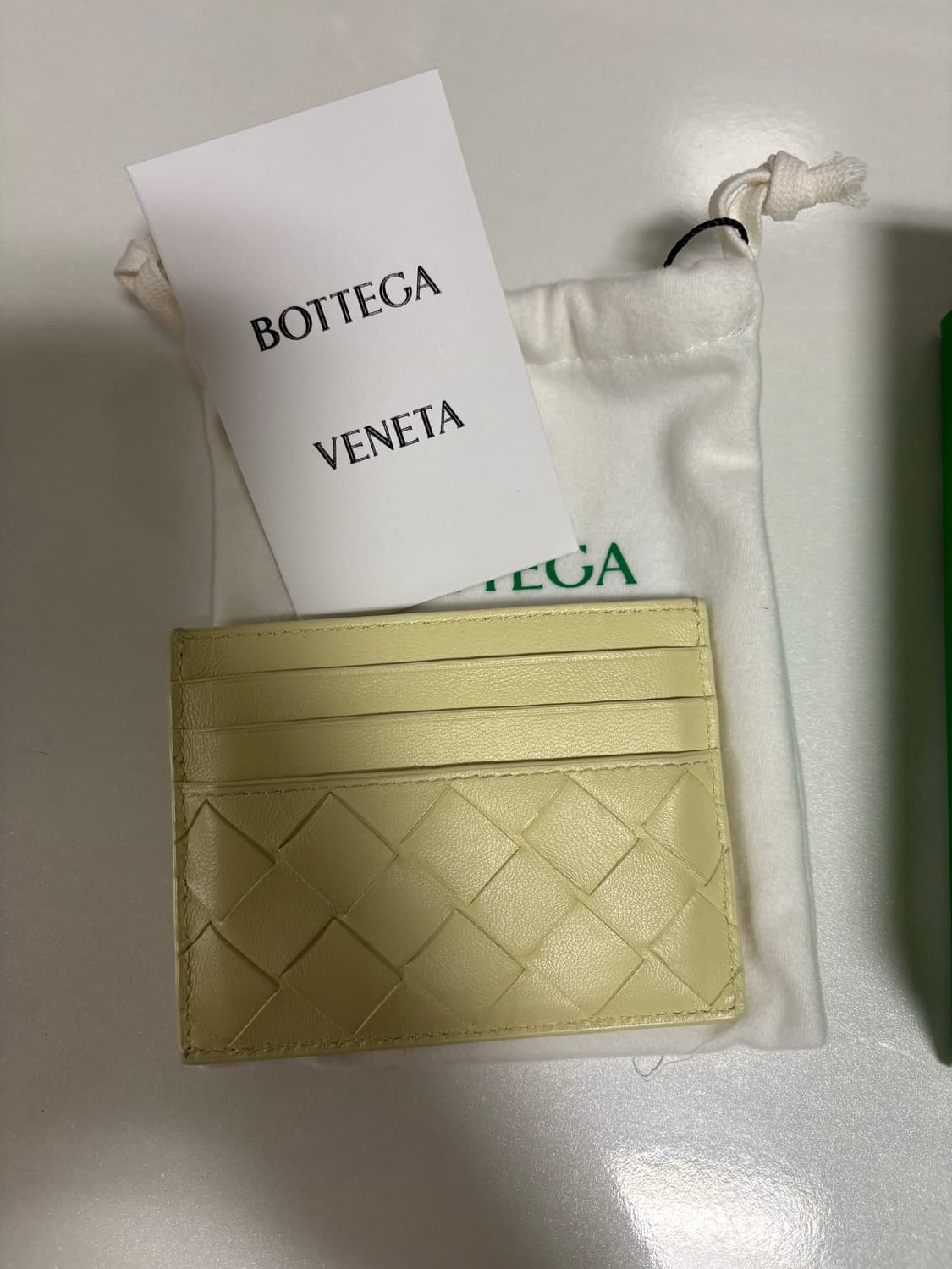 보테가베네타 카드지갑 아이스크림색상 상품이미지1