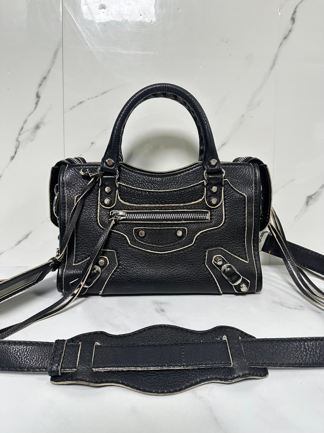 [A+ 정품] 발렌시아가 하이라이트 시티 모터백 블랙 미니 상품이미지2