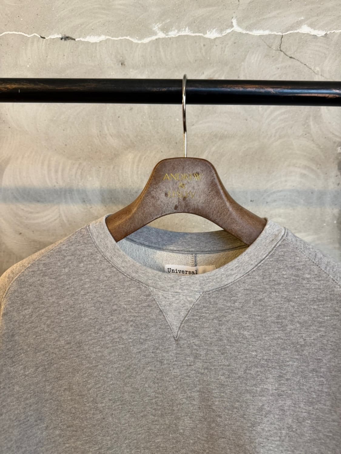 유니버셜 웍스 맨투맨 100 상품이미지3