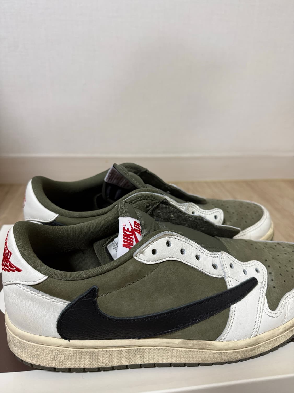 조던 1 x 트래비스 스캇 레트로 로우 OG SP 리버스 올리브 상품이미지2