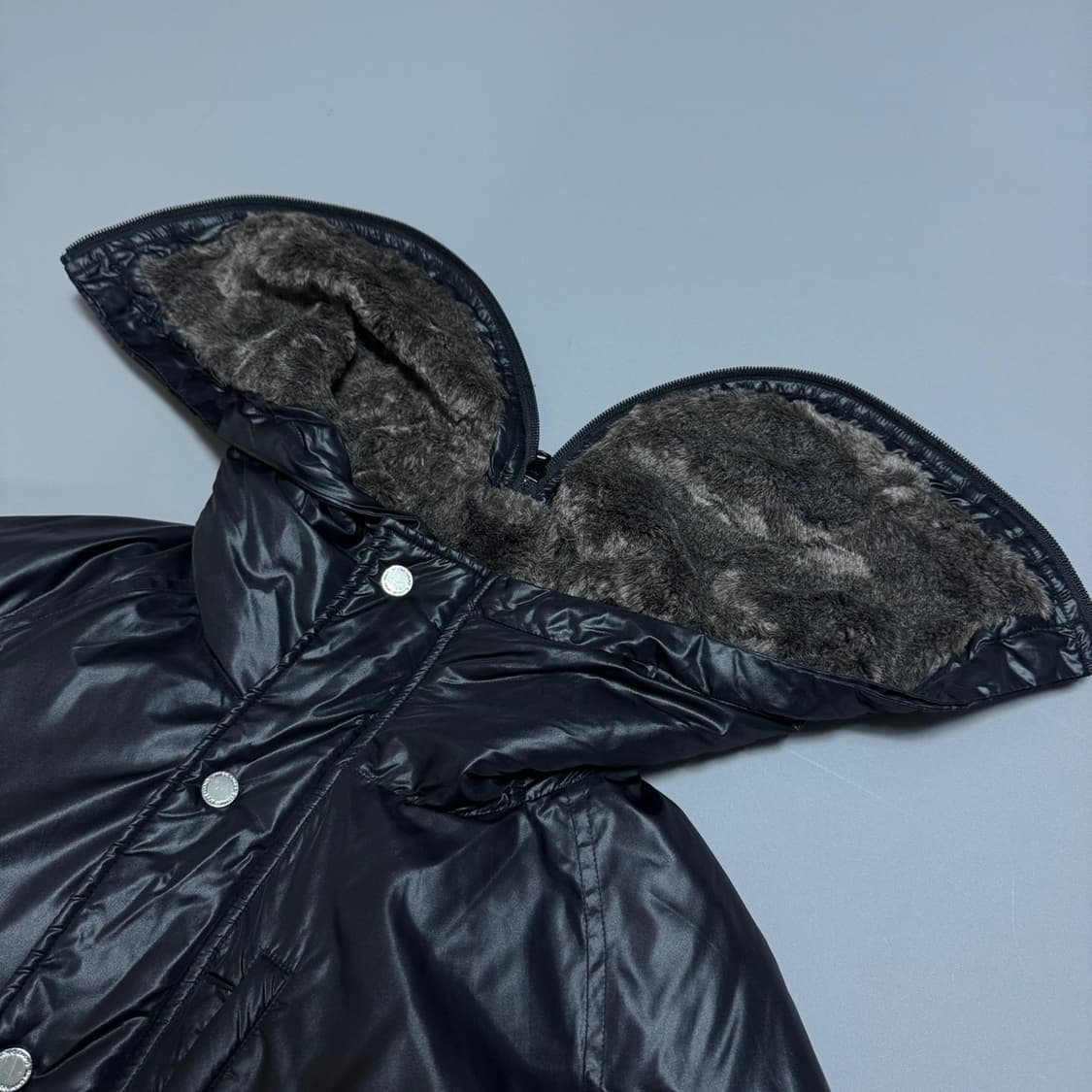 유나이티드애로우즈 블랙컬러 폴리에스터 혼방 후드 다운 자켓 상품이미지6