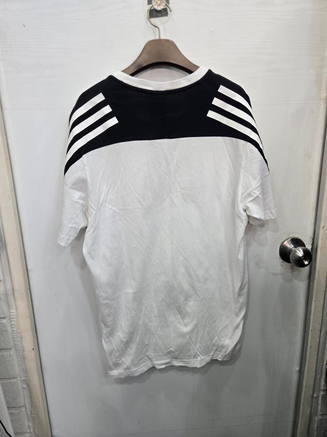 US L사이즈,크게나옴 )) adidas 아디다스 반팔티셔츠 !가운데로고 상품이미지4
