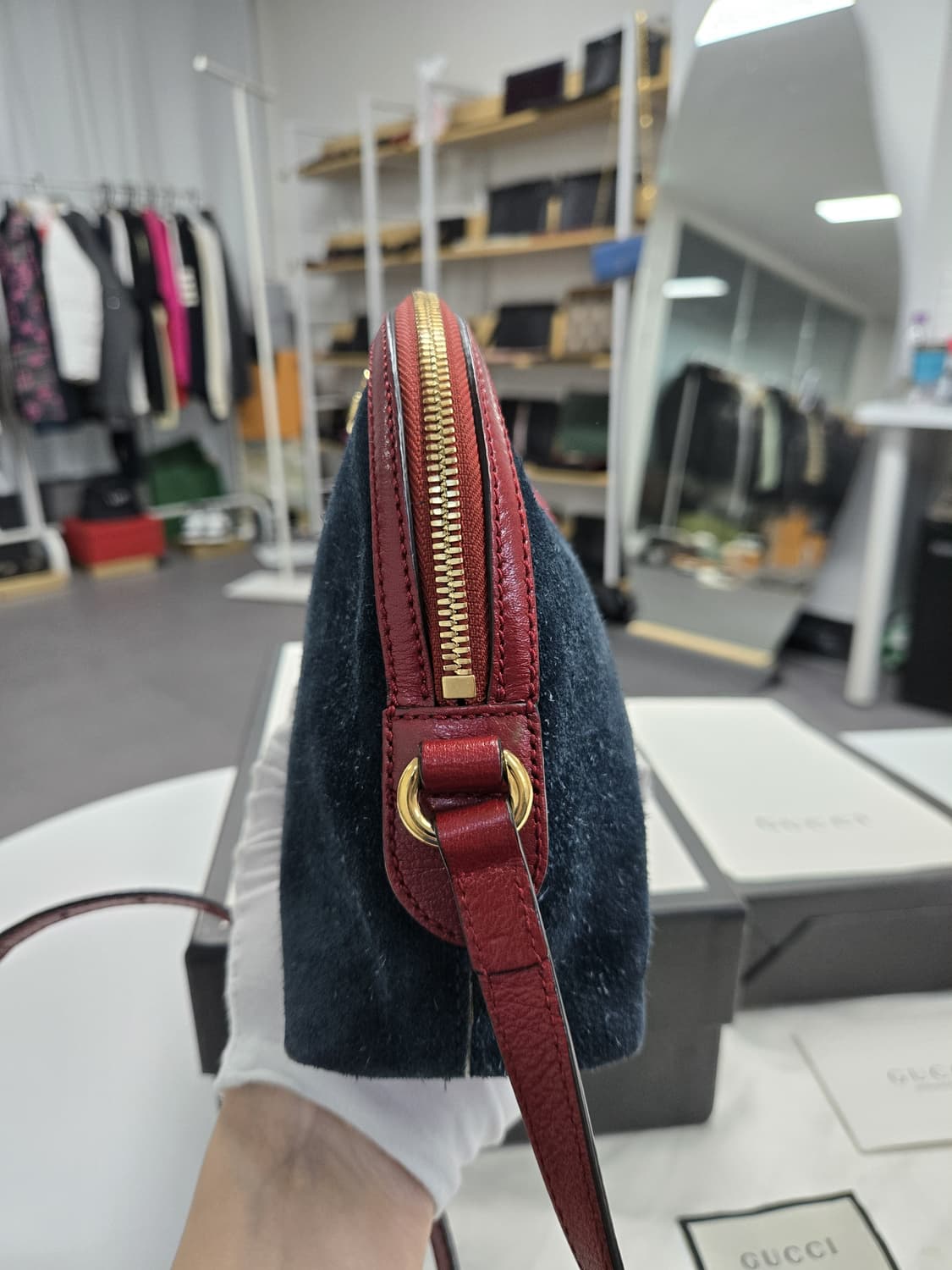 [A급컨디션]구찌 오피디아 스웨이드 크로스백 상품이미지4