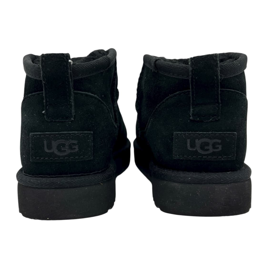 230 W 어그 클래식 울트라 미니 사이드 로고2 부츠 블랙 상품이미지5