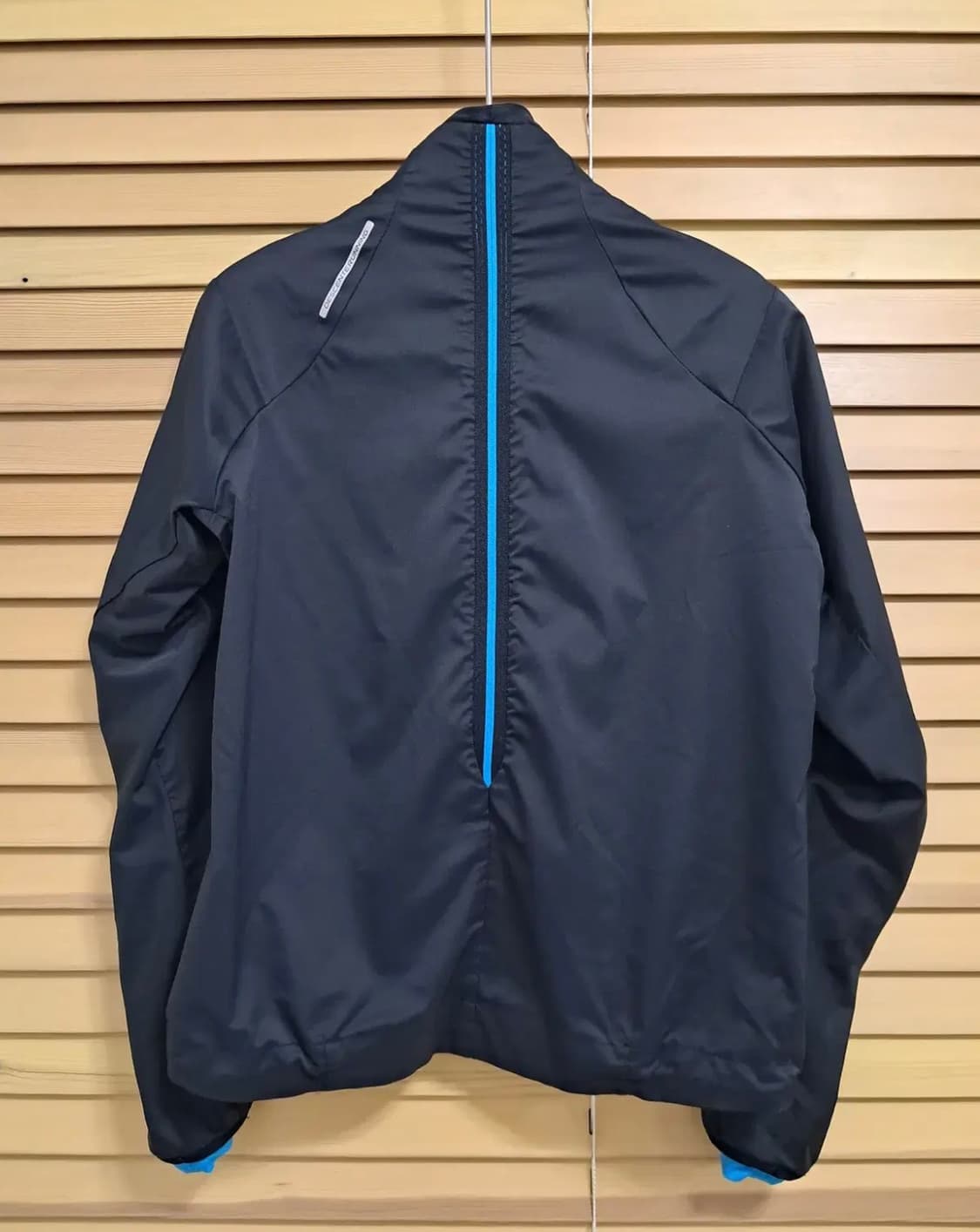 데상트 여성 러닝바람막이 85사이즈 상품이미지3