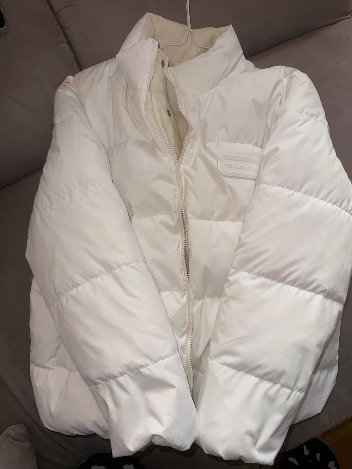 마뗑킴X더뮤지엄비지터 리버시블 화이트코듀로이패딩 혜인서무신사미스치프 상품이미지2