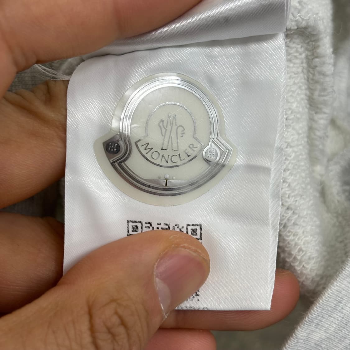 [M]몽클레어 빅로고 맨투맨 상품이미지3