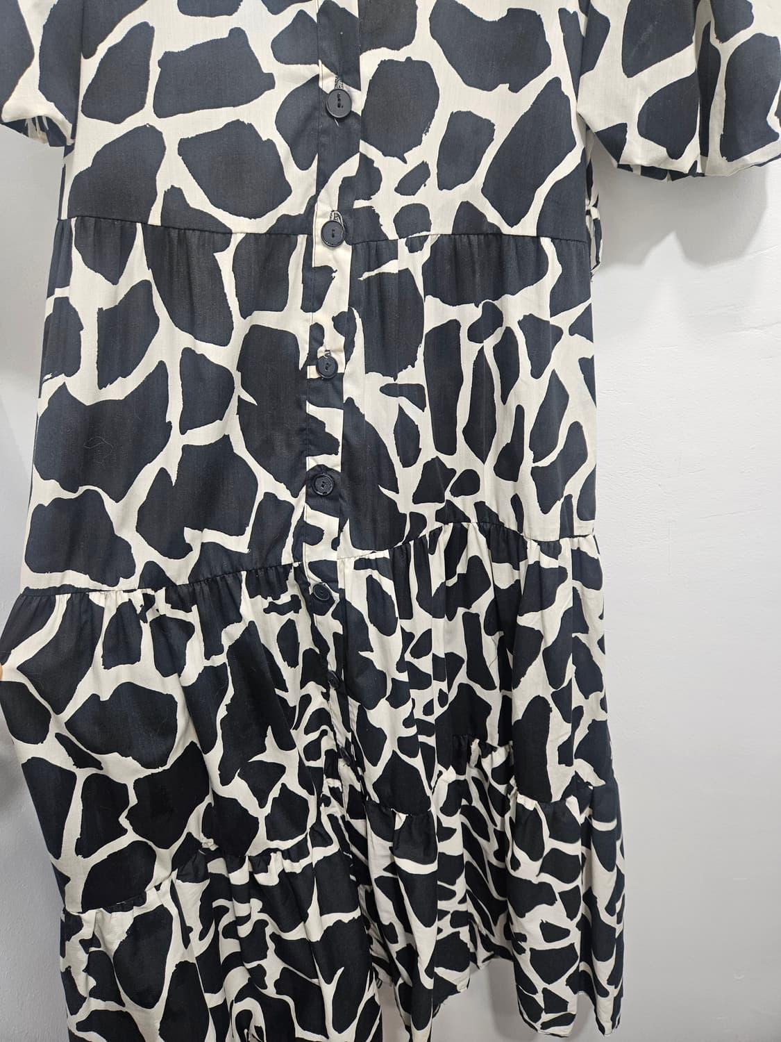 자라(ZARA) 퍼프소매 앞면 단추여밈 롱원피스 상품이미지7