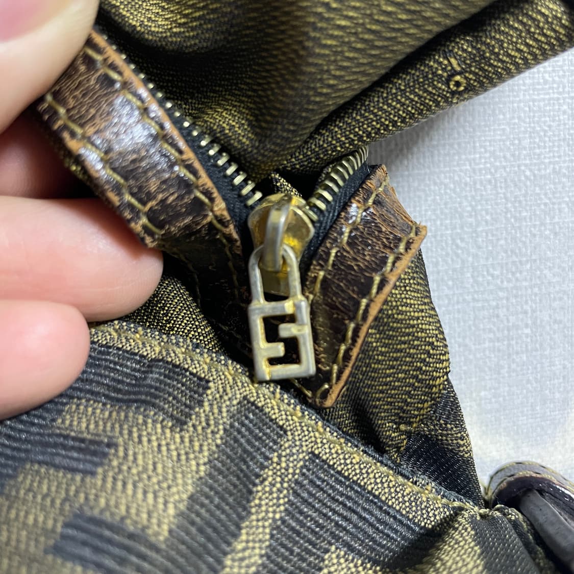 빈티지 펜디 FF 주카패턴 맘마숄더백 상품이미지9